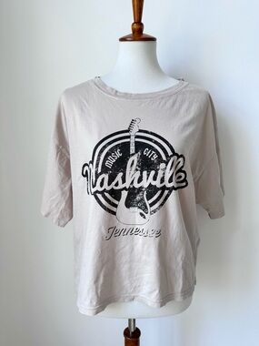 Music City Nashville Tennessee Oversized Graphic Tee in Light Beige Size Medium